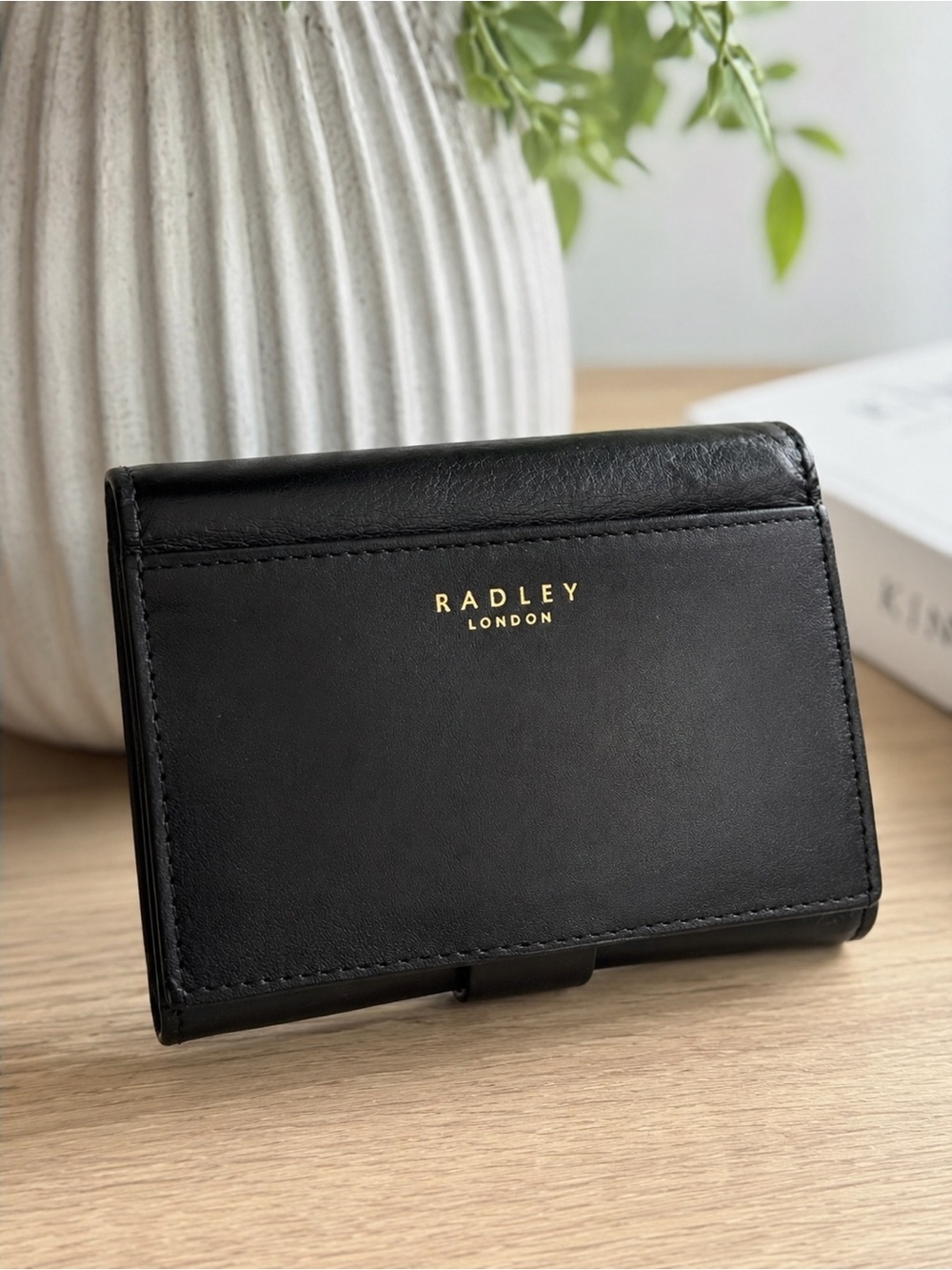 RADLEY LONDON Black Leather Fold Wallet with Gold Logo